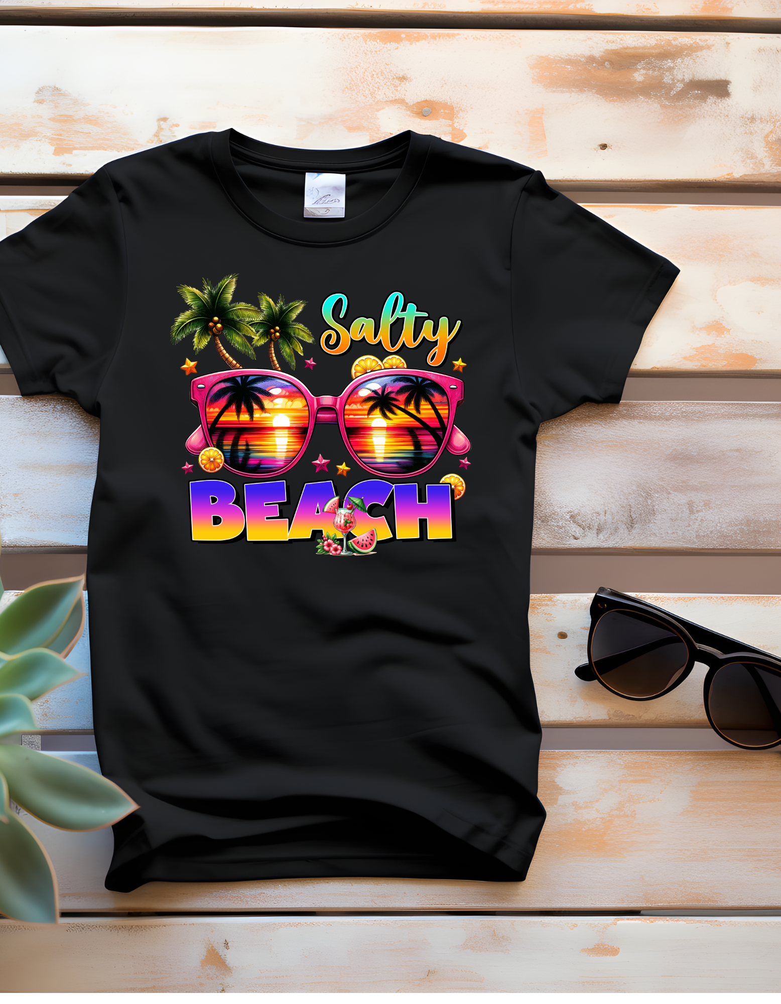 camiseta vacaciones, look playero, camiseta ligera algodón, moda verano 2025, ropa femenina casual, camiseta alegre de verano.