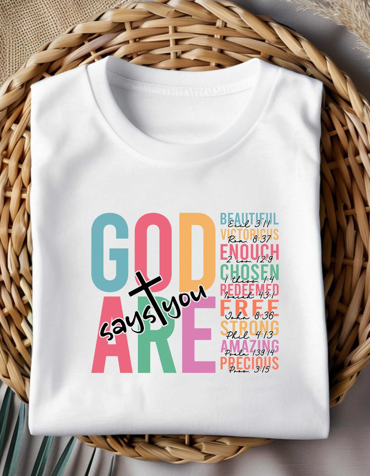 Camiseta blanca minimalista para mujer con mensaje inspirador – Diseño moderno en colores de temporada – Ideal para regalo de fe y autoestima