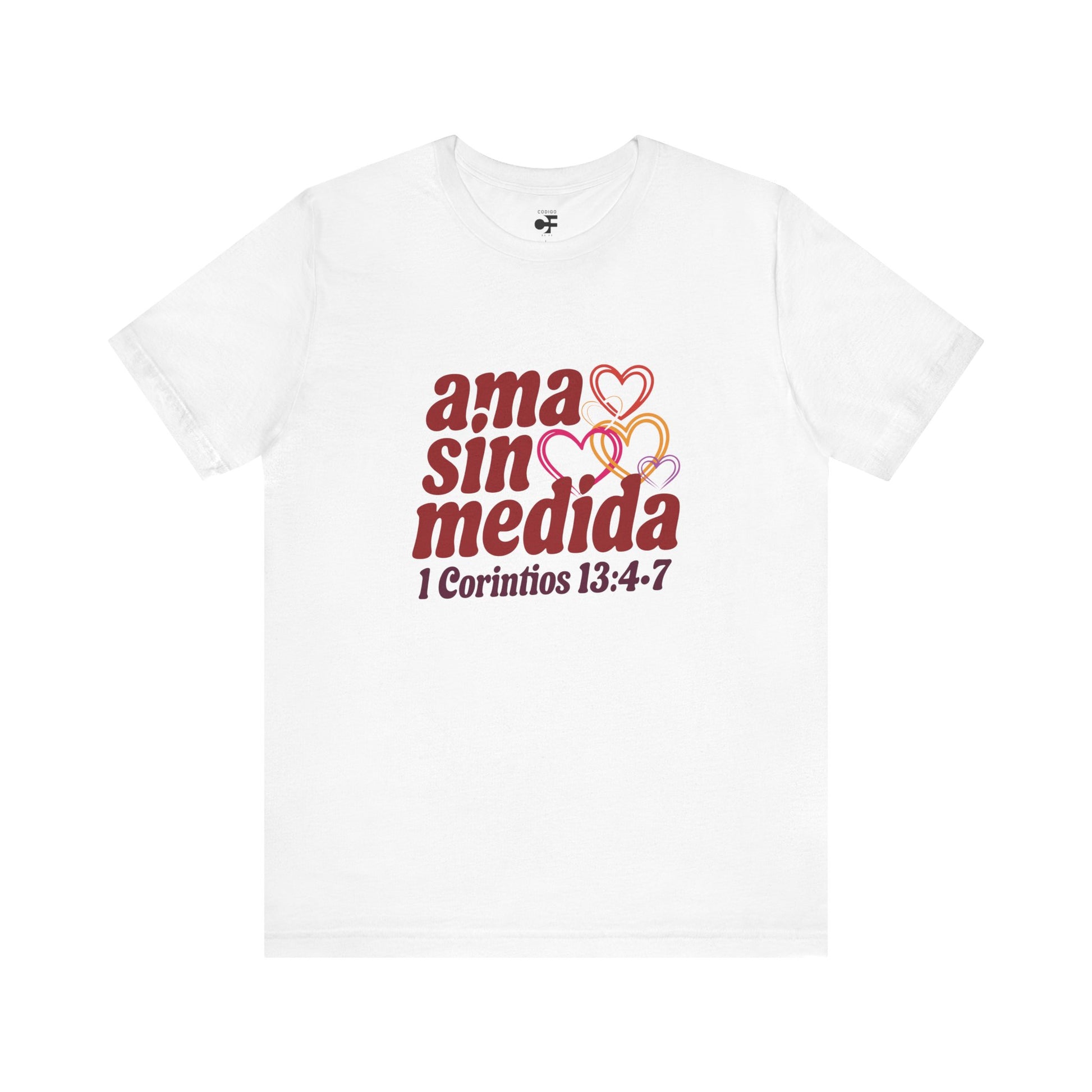 Camiseta cristiana overside blanca para mujer con frase biblica – 1 Corintios 13:4-7 | Ropa de fe y amor con estilo