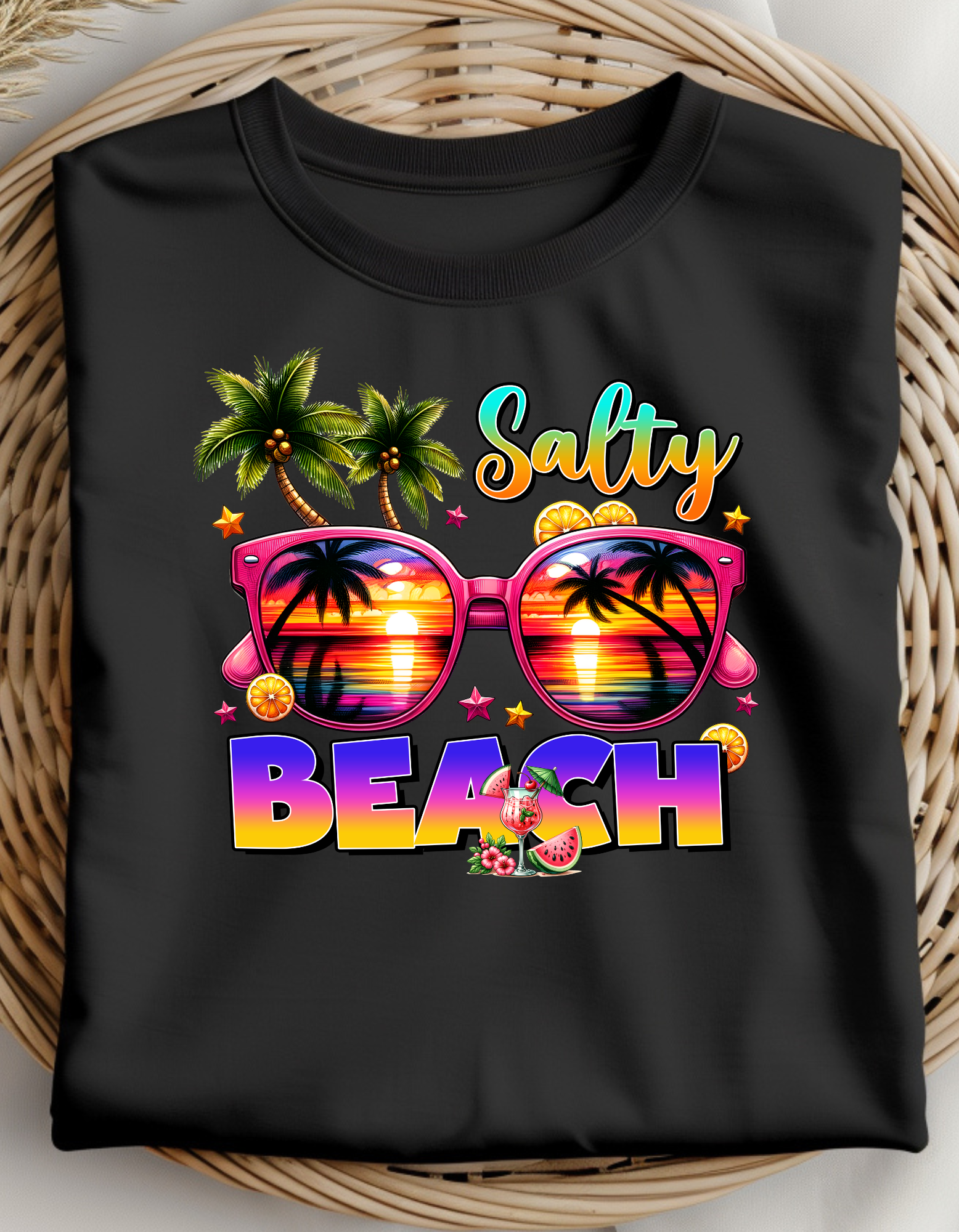 camiseta vacaciones, look playero, camiseta ligera algodón, moda verano 2025, ropa femenina casual, camiseta alegre de verano.
