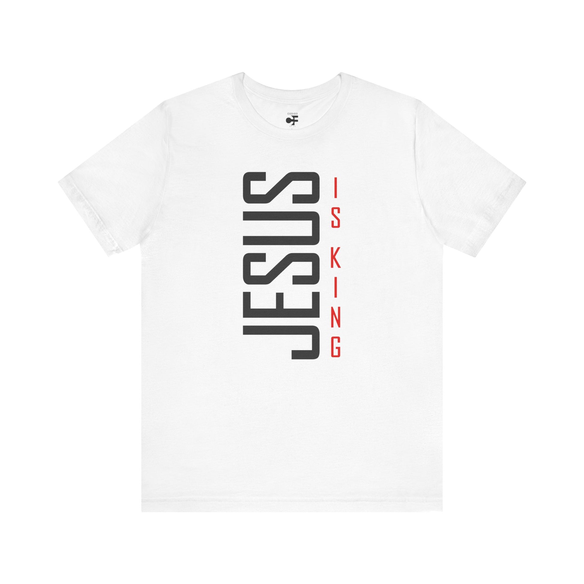 Camiseta cristiana unisex blanca con frase “JESUS IS KING” – Estilo limpio, mensaje eterno