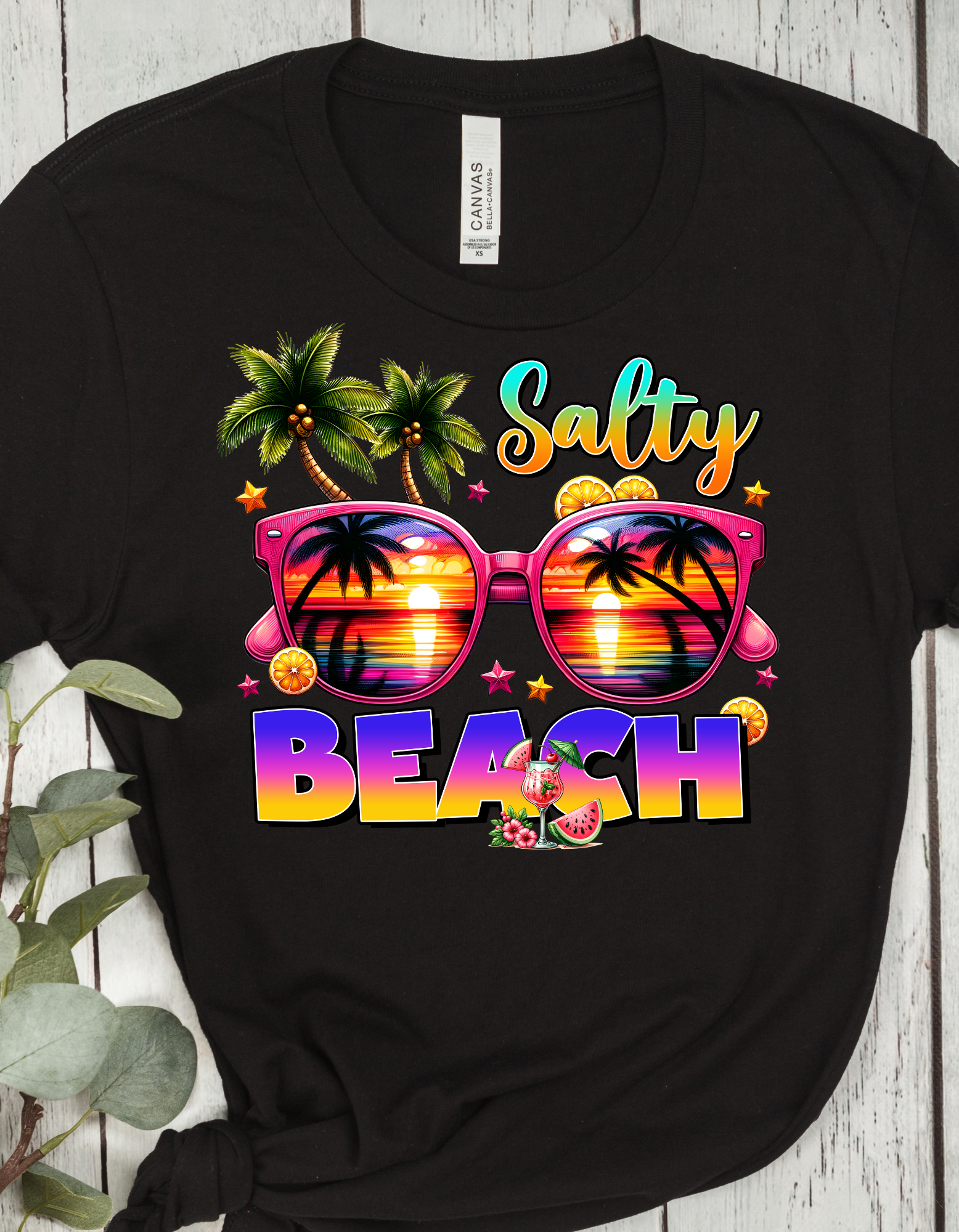 camiseta vacaciones, look playero, camiseta ligera algodón, moda verano 2025, ropa femenina casual, camiseta alegre de verano.